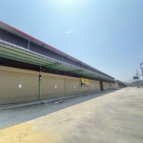 ประตูม้วนพร้อมติดตั้ง ราคาโรงงาน